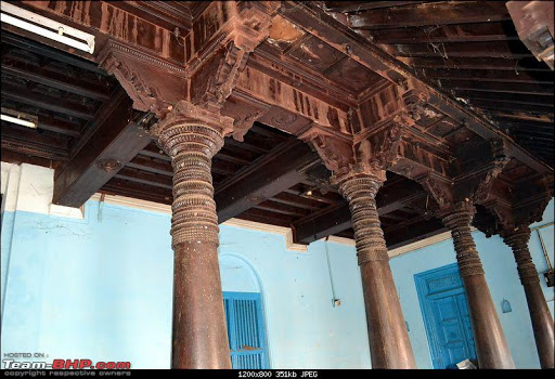 The features of the neck part of the pillars